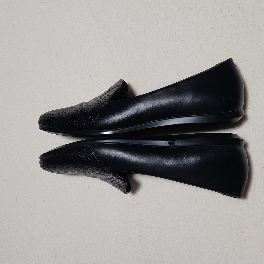 ECCO  WOMEN'S BLACK LOAFERS SIZE 39. - Picture 7 of 14